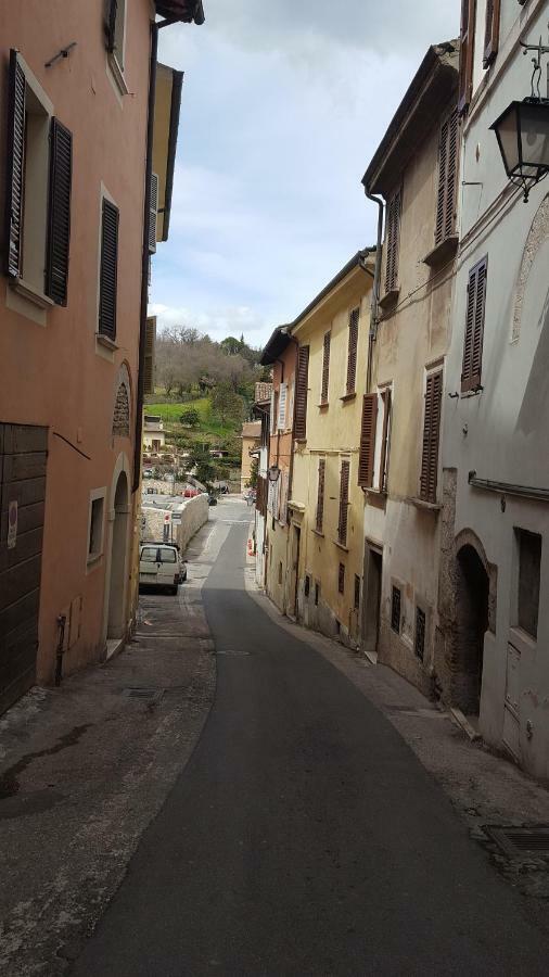 Via Della Posterna Apartamento Spoleto Exterior foto